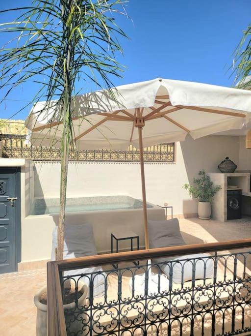 Riad Isahiac Avec Piscine En Exclusivite 마라케시 외부 사진
