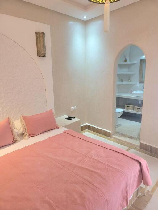 Riad Isahiac Avec Piscine En Exclusivite 마라케시 외부 사진