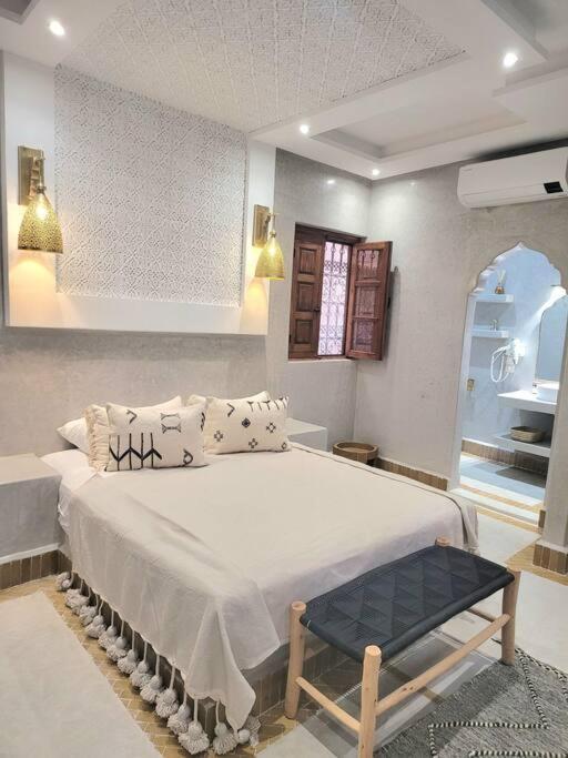 Riad Isahiac Avec Piscine En Exclusivite 마라케시 외부 사진