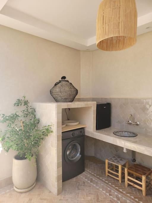 Riad Isahiac Avec Piscine En Exclusivite 마라케시 외부 사진