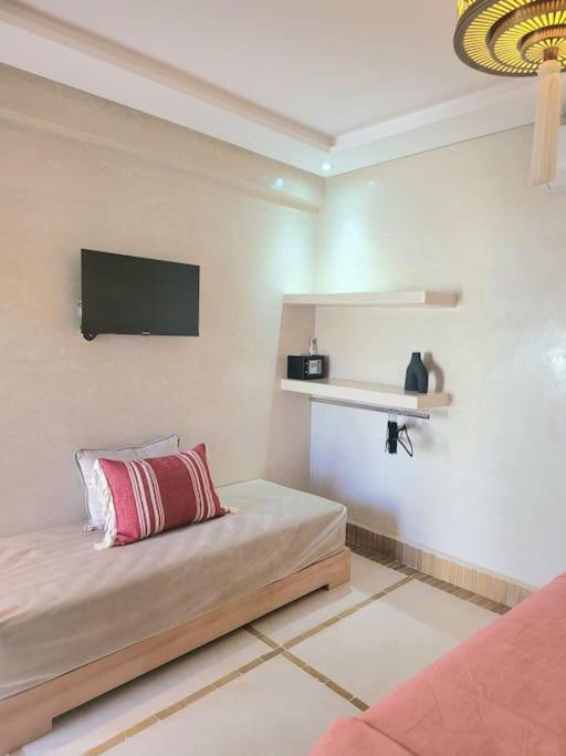 Riad Isahiac Avec Piscine En Exclusivite 마라케시 외부 사진