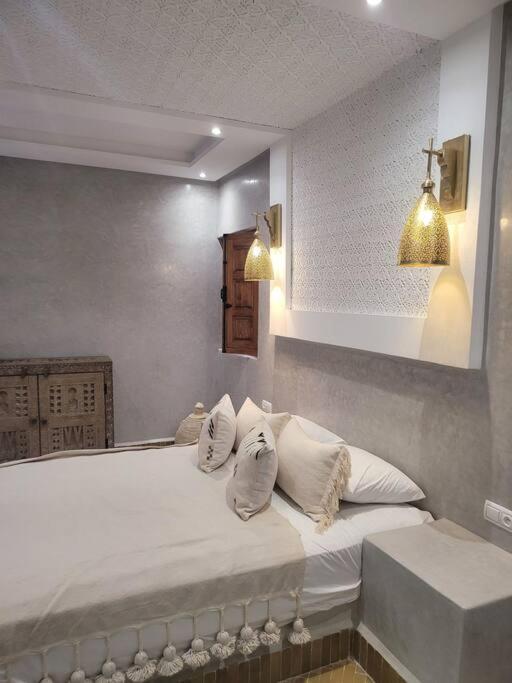 Riad Isahiac Avec Piscine En Exclusivite 마라케시 외부 사진
