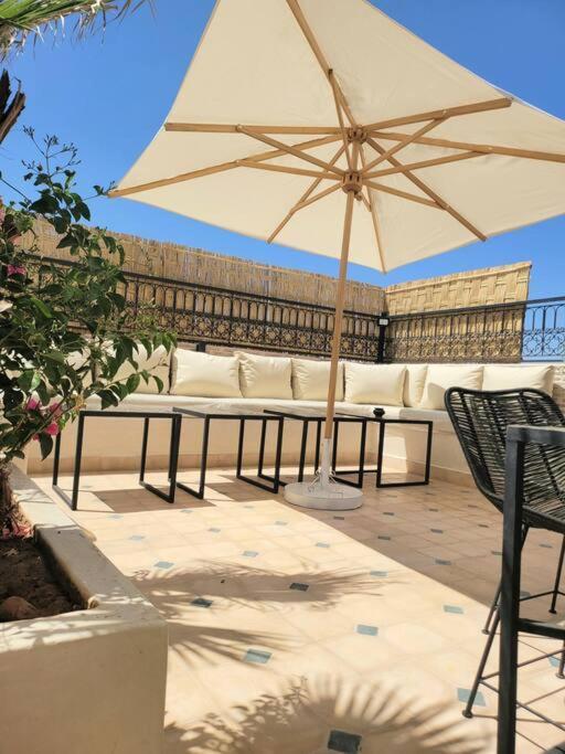 Riad Isahiac Avec Piscine En Exclusivite 마라케시 외부 사진